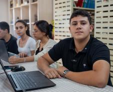 Talento Tech: alunos aprendem TI e testam tecnologias em lanchonete e negócios dos pais