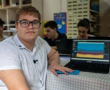 Talento Tech: alunos aprendem TI e testam tecnologias em lanchonete e negócios dos pais