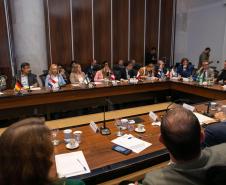 Governador recebe comitiva da União Europeia para fortalecer laços com o Paraná