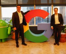 Ratinho Junior sela parceria com o Google para expandir uso de IA e sistemas de gestão