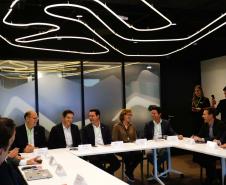 Ratinho Junior sela parceria com o Google para expandir uso de IA e sistemas de gestão