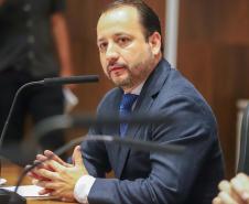 Piana recebe delegação mexicana de Chihuahua para debater parcerias com o Paraná