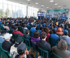 Estado aproxima escolas e empresas para criar 40 mil vagas de estágio em 2025
