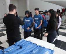 Estado aproxima escolas e empresas para criar 40 mil vagas de estágio em 2025