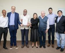 Governo do Paraná e DiMSUR assinam Memorando de Entendimento de  desenvolvimento de iniciativas voltadas às emergências climáticas