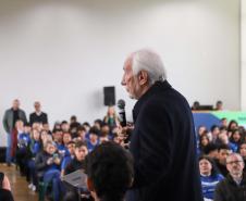 Estado aproxima escolas e empresas para criar 40 mil vagas de estágio em 2025