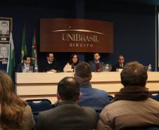 Durante o evento Inovação e Justiça com Perspectiva de Gênero, a Secretaria da Inovação e Inteligência Artificial (SEIA) em conjunto com a Secretaria de Ciência, Tecnologia e Ensino Superior (Seti), Fundação Araucária e Instituto Paranaense de Direito Administrativo (IPDA), promoveram a 3ª edição da revista Inovação, Inteligência Artificial e Gestão Pública.