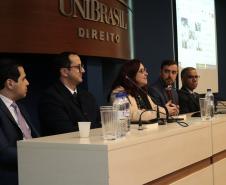 Durante o evento Inovação e Justiça com Perspectiva de Gênero, a Secretaria da Inovação e Inteligência Artificial (SEIA) em conjunto com a Secretaria de Ciência, Tecnologia e Ensino Superior (Seti), Fundação Araucária e Instituto Paranaense de Direito Administrativo (IPDA), promoveram a 3ª edição da revista Inovação, Inteligência Artificial e Gestão Pública.