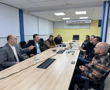 Secretário Alex Canziani recebe prefeito de Morretes na SEIA