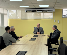Secretário Alex Canziani recebe na Seia o prefeito de Jaguapitã