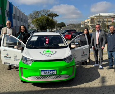 SEIA entrega carros elétricos para três municípios do Paraná