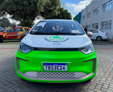 SEIA entrega carros elétricos para três municípios do Paraná