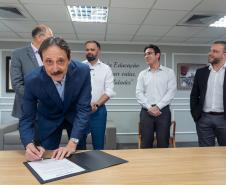 Paraná Global: Estado vai fortalecer inglês de alunos da rede estadual para o mercado