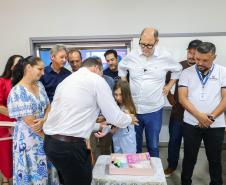 Menina conhece impressora 3D da Carreta da Inovação e recebe prótese de mão desenvolvida pelo Estado Foto: Prefeitura de Mamborê