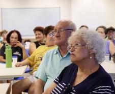 Mais de 100 idosos participam de workshops sobre letramento em inteligência artificial