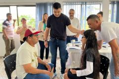 Óculos com inteligência artificial transformam vidas de alunos com deficiência visual no Paraná