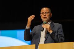 Cerimônia de abertura do Paraná Faz Ciência 2024 lota Teatro Calil Haddad