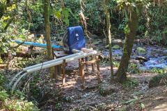 A Hidreo, de Curitiba, criou hidrelétricas de pequeno porte, menores que um frigobar, suficientes para abastecer uma residência ou até quatro casas de forma sustentável. Empresa faz parte das 68 startups aprovadas no edital de 2023 do programa Paraná Anjo Inovador. Com o dinheiro, ela pôde aperfeiçoar seus produtos para atender novas demandas.