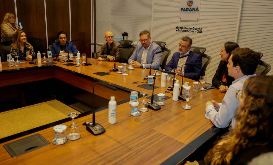 Governo do Paraná lança programa que oferece 10 mil bolsas de estudo em tecnologia