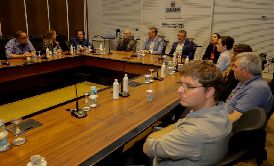 Governo do Paraná lança programa que oferece 10 mil bolsas de estudo em tecnologia