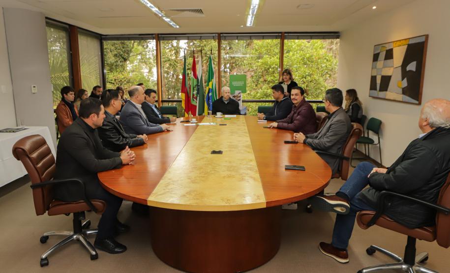 Estado e BRDE firmam parceria com Prefeitura de Pato Branco para investimentos em inovação. Foto: Roberto Dziura Jr/AEN