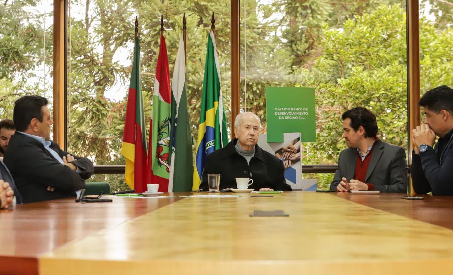 Estado e BRDE firmam parceria com Prefeitura de Pato Branco para investimentos em inovação. Foto: Roberto Dziura Jr/AEN