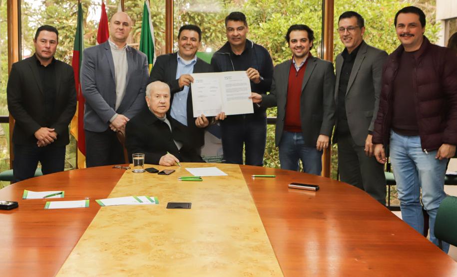 Estado e BRDE firmam parceria com Prefeitura de Pato Branco para investimentos em inovação. Foto: Roberto Dziura Jr/AEN