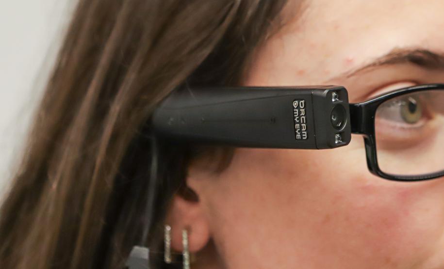 O Governo do Paraná, por meio da Secretaria de Inovação, Modernização e Transformação Digital, adquiriu equipamentos para deficientes visuais. Foto: Roberto Dziura Jr/AEN