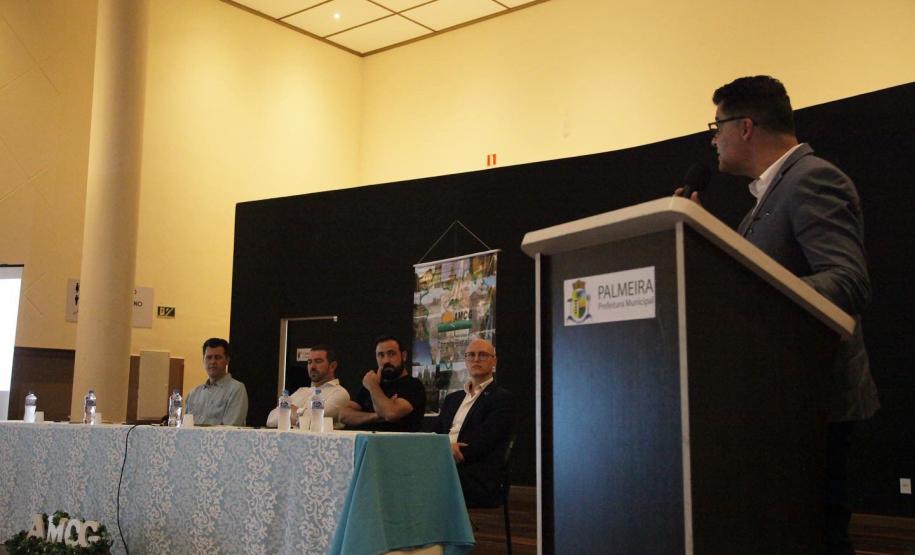 Secretaria da Inovação e Invest Paraná apresentam projetos a prefeitos dos Campos Gerais. Foto: Daniel Malucelli/SEI