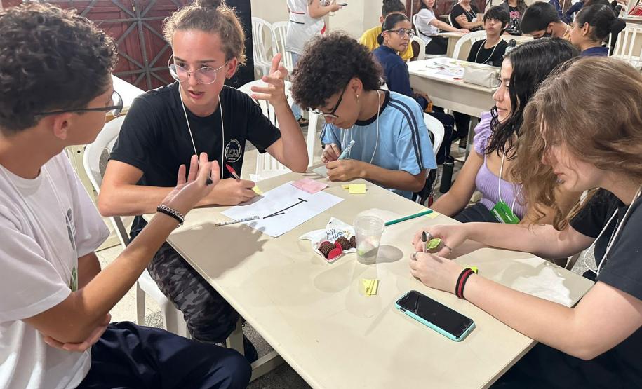 Ideathon Paraná: alunos de Ponta Grossa apresentam ideias criativas em gestão pública. Foto: Eduardo Carmona/SEI