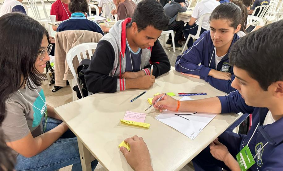 Ideathon Paraná: alunos de Ponta Grossa apresentam ideias criativas em gestão pública. Foto: Eduardo Carmona/SEI