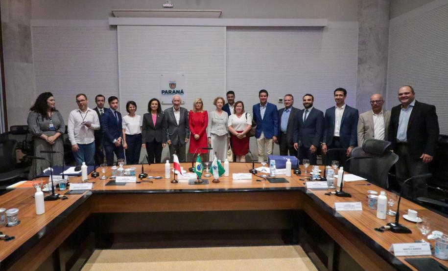 O vice-governador Darci Piana recebe nesta sexta-feira (9), a Embaixadora da Polonia Bogna Janke no Palácio Iguaçu. Foto: Geraldo Bubniak/AEN