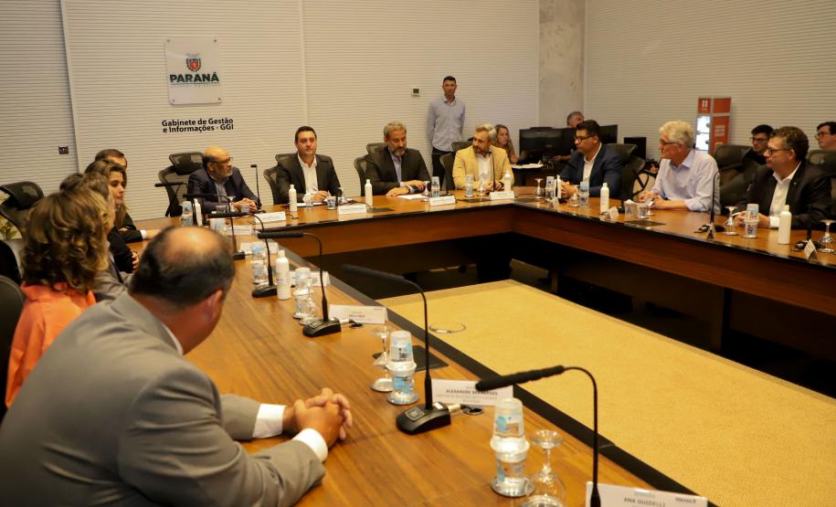 Governador Carlos Massa Ratinho Jr Assina anuncio de investimentos para ampliação da conectividade rural. Foto: Ari Dias/AEN