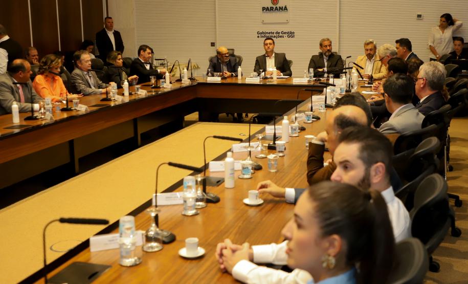 Governador Carlos Massa Ratinho Jr Assina anuncio de investimentos para ampliação da conectividade rural. Foto: Ari Dias/AEN