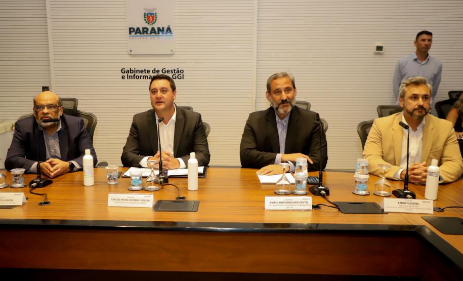 Governador Carlos Massa Ratinho Jr Assina anuncio de investimentos para ampliação da conectividade rural. Foto: Ari Dias/AEN