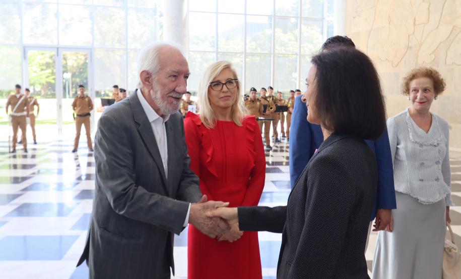 O vice-governador Darci Piana recebe nesta sexta-feira (9), a Embaixadora da Polonia Bogna Janke no Palácio Iguaçu. Foto: Geraldo Bubniak/AEN
