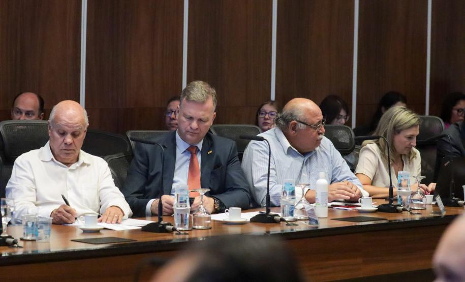 Fundo Paraná de fomento científico e tecnológico em reuniao nesta segunda-feira (4), no Palacio Iguacu. Foto: Geraldo Bubniak/AEN