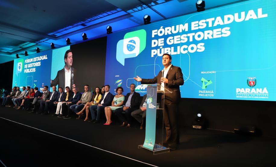 Em Fórum de Gestores Públicos, governador reforça que planejamento induz crescimento. Foto: Ari Dias/AEN