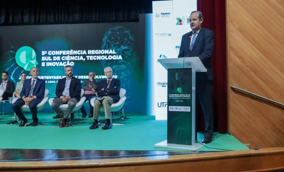 5ª Conferência Regional Sul de Ciência, Tecnologia e Inovação no auditorio da UTFPR em Curitiba nesta quinta-feira (25). Foto: Geraldo Bubniak/AEN