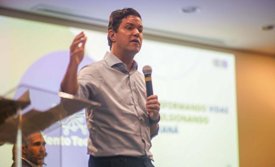 Com bolsas de até R$ 1.500, Paraná vai qualificar 3 mil jovens em Tecnologia da Informação. Foto: Alex Adam/SEPL