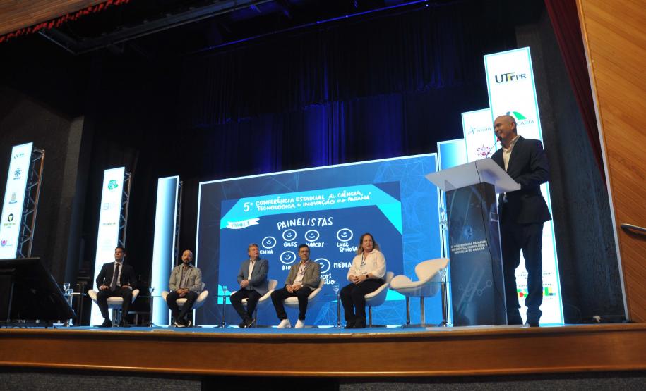 Comunidade científica debate diretrizes para a Ciência, Tecnologia e Inovação do Paraná. Foto: SETI