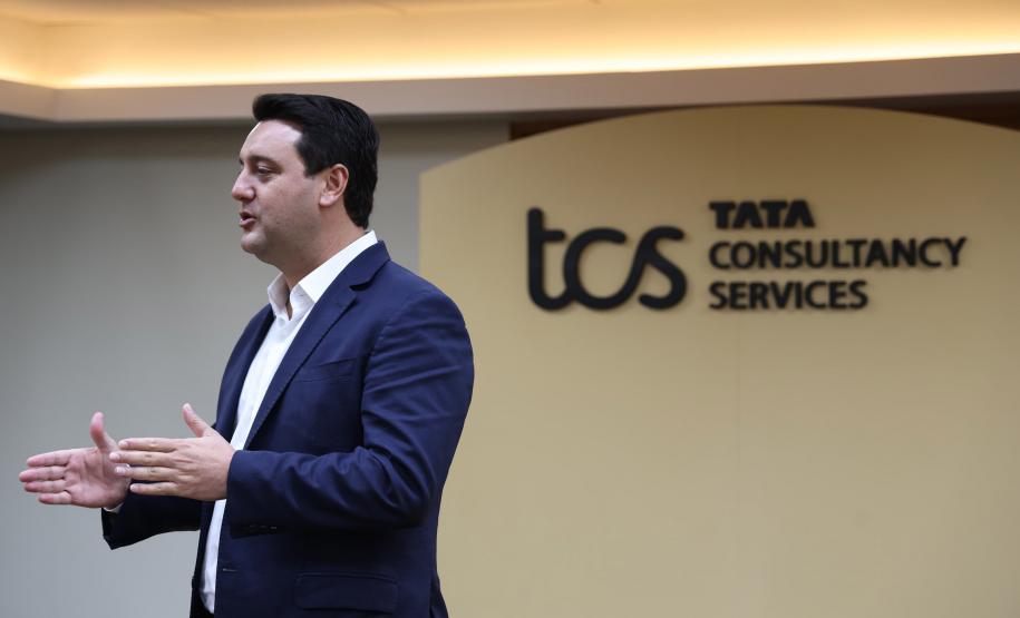 O grupo Tata Consultancy Services (TCS) anunciou nesta segunda-feira (15) a expansão da operação em Londrina, no Norte do Paraná, com ampliação de seu Delivery Center. O anúncio foi feito em Mumbai, onde o governador Carlos Massa Ratinho Junior foi recebido pelo CEO da TCS, Krithi Krithivasan, e executivos da companhia em missão oficial do Governo do Paraná à Índia. Foto: Jonathan Campos/Secom