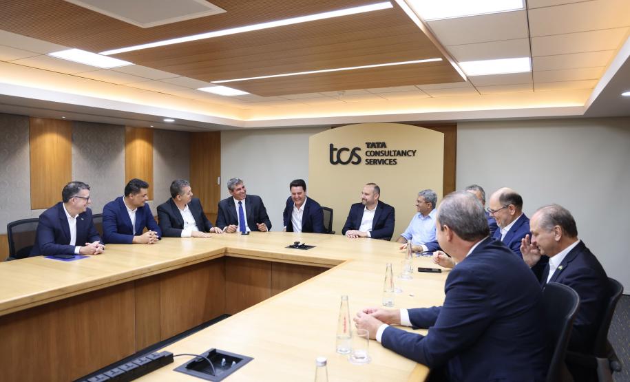 O grupo Tata Consultancy Services (TCS) anunciou nesta segunda-feira (15) a expansão da operação em Londrina, no Norte do Paraná, com ampliação de seu Delivery Center. O anúncio foi feito em Mumbai, onde o governador Carlos Massa Ratinho Junior foi recebido pelo CEO da TCS, Krithi Krithivasan, e executivos da companhia em missão oficial do Governo do Paraná à Índia. Foto: Jonathan Campos/Secom