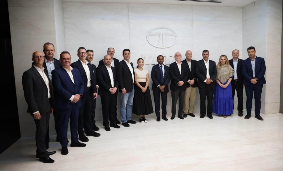 Mumbai - Índia, 11-04-2024 - A comitiva paranaense liderada pelo governador Carlos Massa Ratinho Junior iniciou, nesta quinta-feira (11), os compromissos da missão internacional na Índia com uma visita ao grupo Tata Consultancy Services (TCS), multinacional que é líder global em serviços de tecnologia, em Mumbai. Foto: Jonathan Campos/Secom