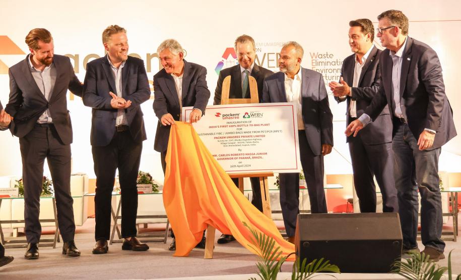 Maior recicladora de garrafas pet do Paraná inaugura fábrica de big bags na Índia. Foto: Jonathan Campos/Secom