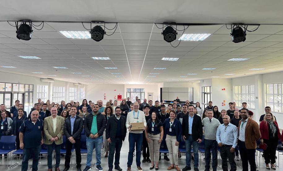 Talento Tech-PR distribui equipamentos para municípios e alunos do litoral paranaense. Foto: Gabriel Pires/SEI.