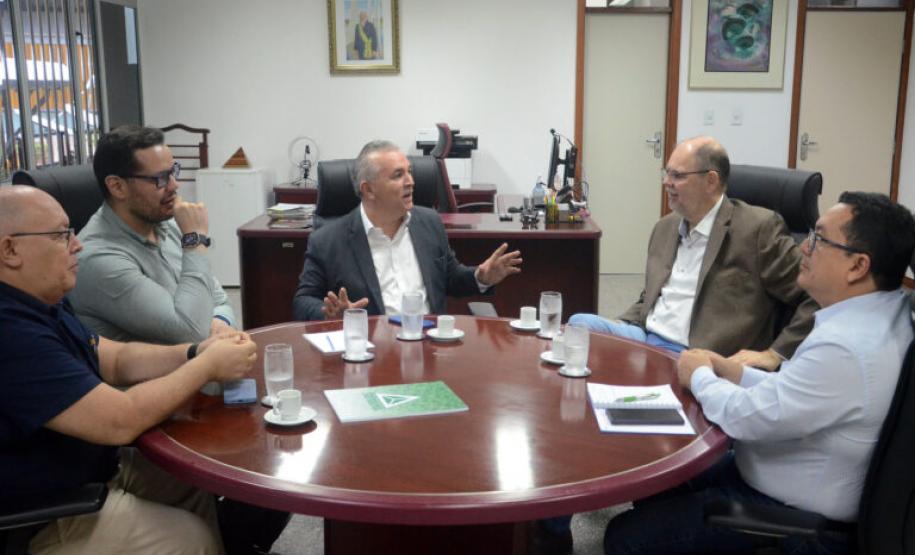 Governo do Paraná e CBA avaliam parceria para estímulo de projetos de aproveitamento sustentável da biodiversidade amazônica