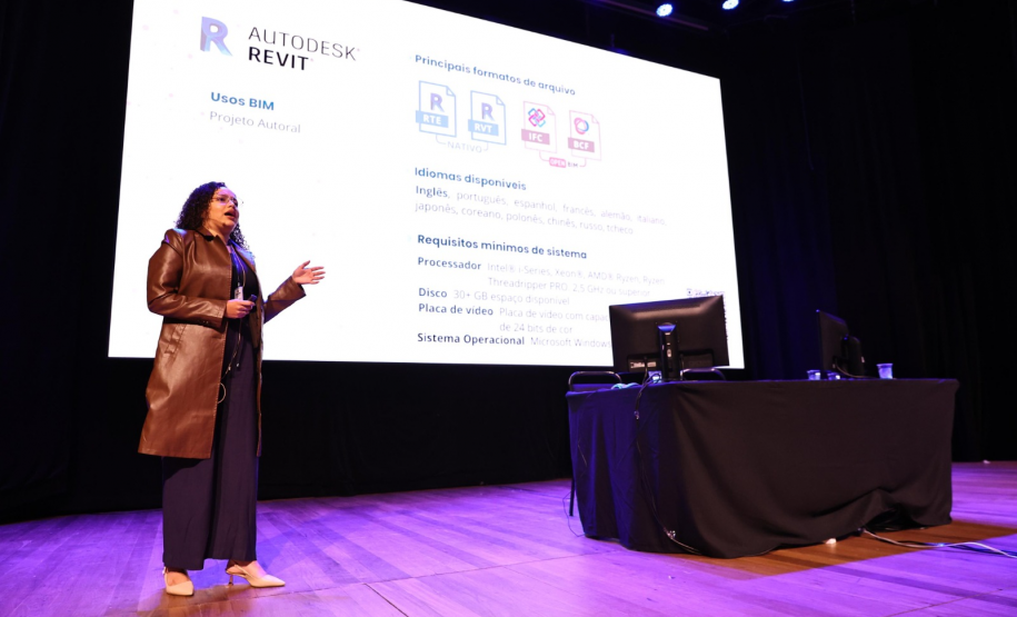 Residentes do Programa de Residência Técnica do Governo do Paraná participaram da segunda edição do evento apresentando estratégias e ferramentas para o uso da metodologia BIM no Estado.