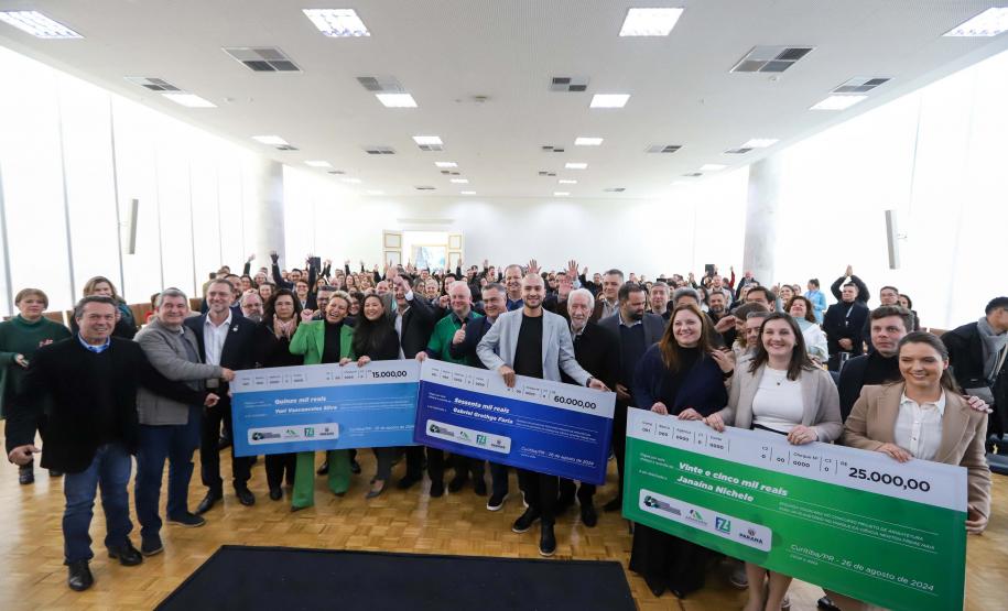 O governador Carlos Massa Ratinho Junior participa nesta segunda-feira (26) do anúncio do vencedor do concurso nacional para seleção do projeto do planetário do Parque da Ciência Newton Freire Maia, em Pinhais. Foto: Geraldo Bubniak/AEN