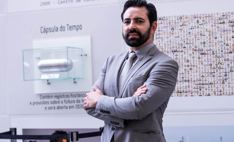 A Secretaria da Inovação, Modernização e Transformação Digital (SEI) anunciou o nome do profissional escolhido para a vaga de Diretor de Transformação Digital com foco em Inteligência Artificial (IA).- O administrador Rafael Sanchez Loureiro, 43 anos, foi escolhido para assumir a vaga de diretor.